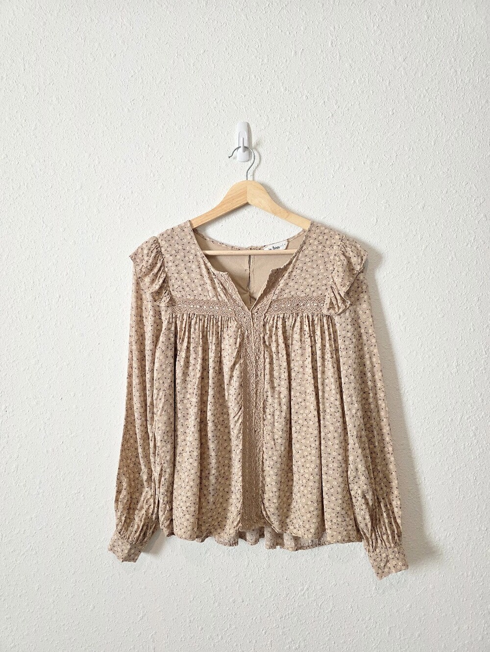 In Loom Dainty Floral Ruffle Top S